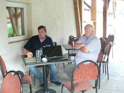 Mirek Minařík a Jaroslav Miklík na ranči v Hamrech u Žďáru nad Sázavou