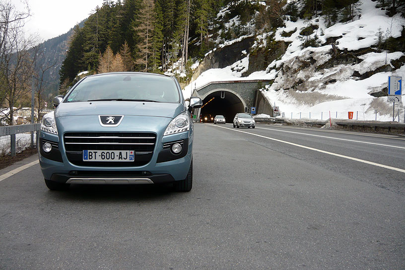 Jakub s hybridem Peugeot 3008 do Nice