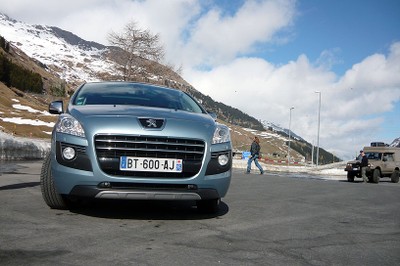Jakub s hybridem Peugeot 3008 do Nice