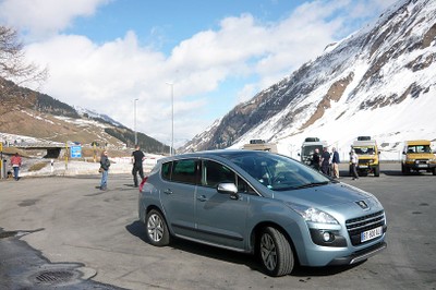Jakub s hybridem Peugeot 3008 do Nice